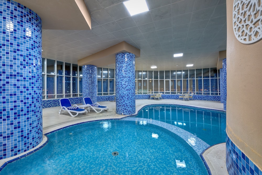 swimming pool spa