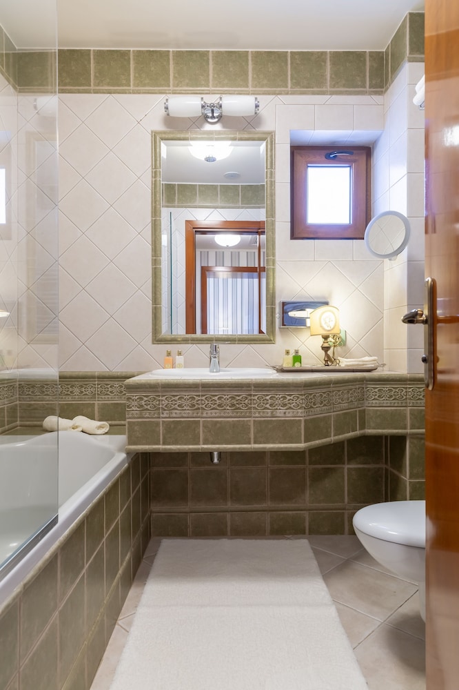 Suter Palace Boutique Hotel 67/69