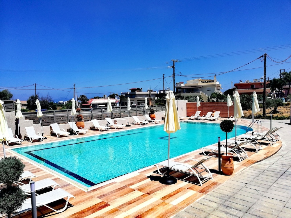 Ivory Serenity Hotel 66/70