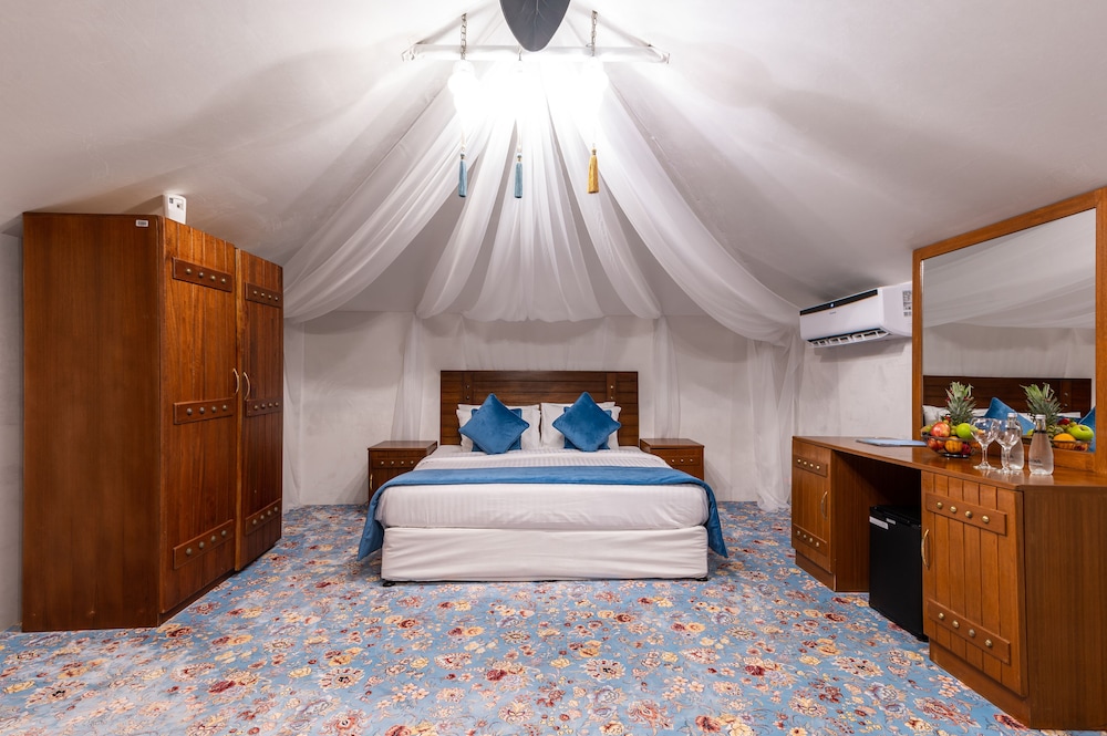 Regency Sealine Camp 8/44