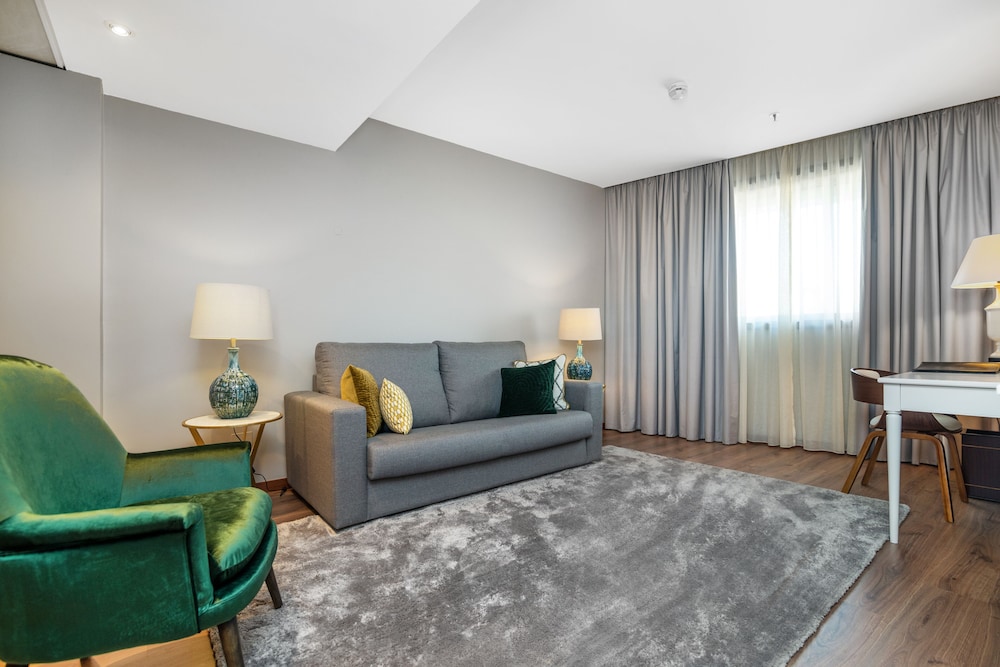 Gaia Residence 24/43