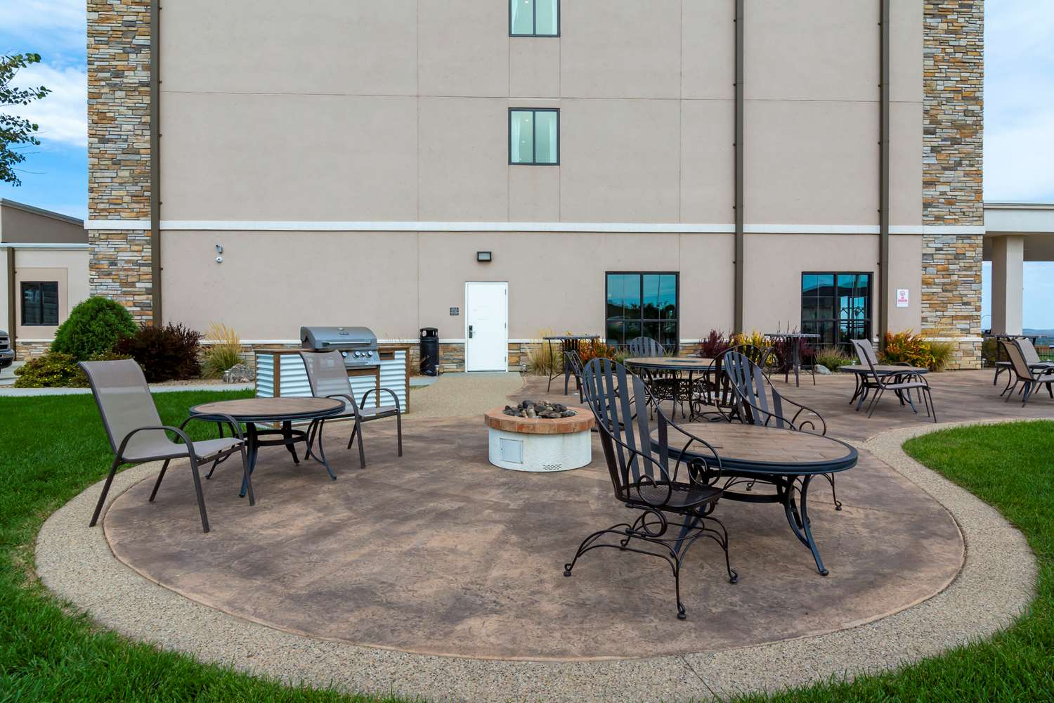 Comfort Inn & Suites Mandan - Bismarck 6/14