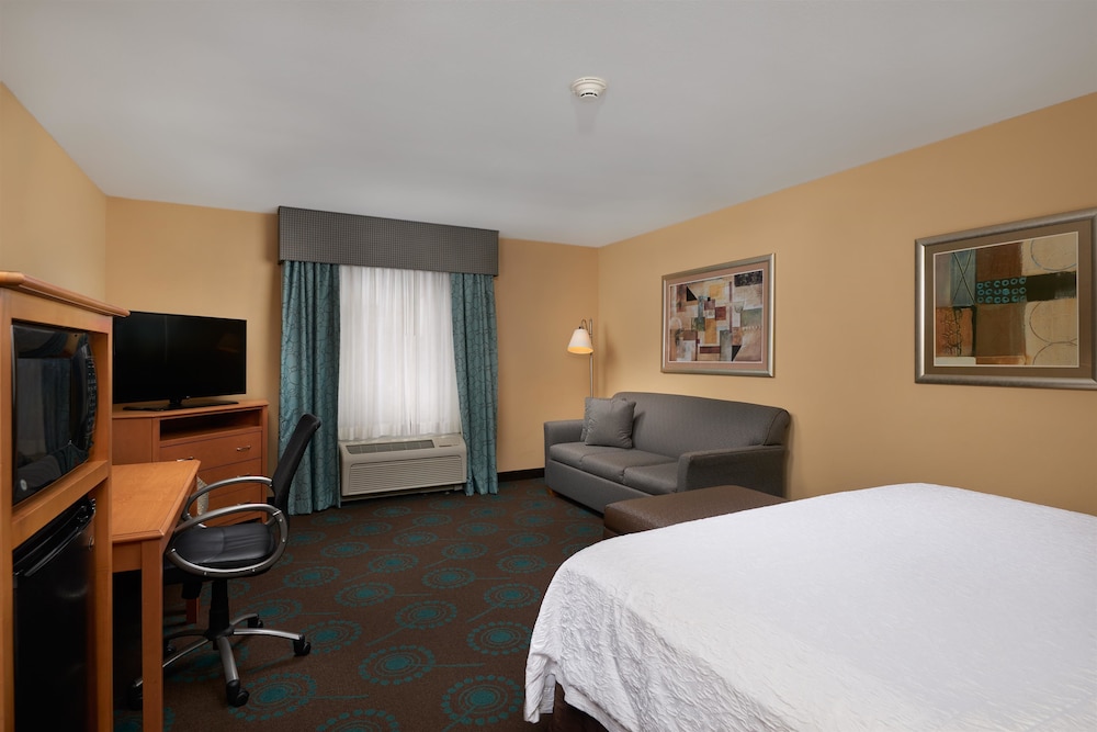 Hampton Inn & Suites Canton 19/54