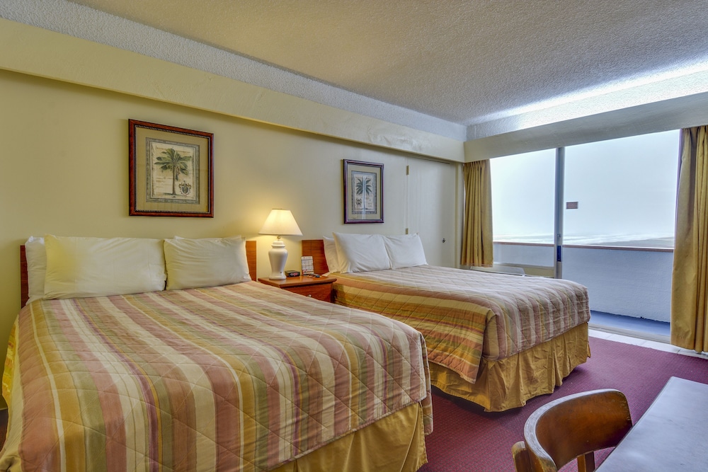 Padre South Hotel On The Beach 8/50