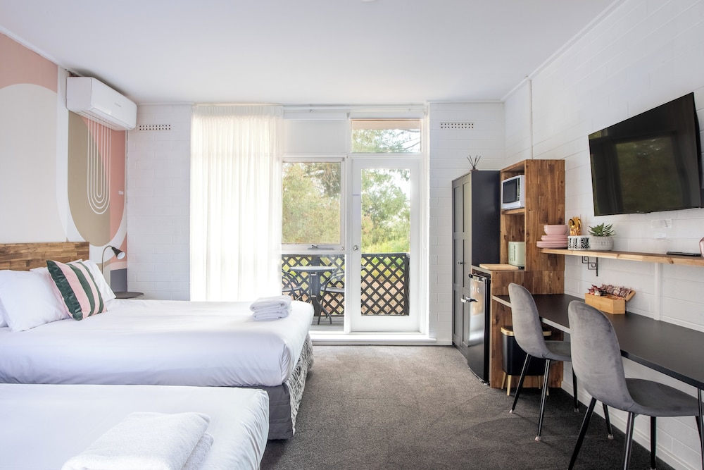 The Lyndoch Motel 9/50
