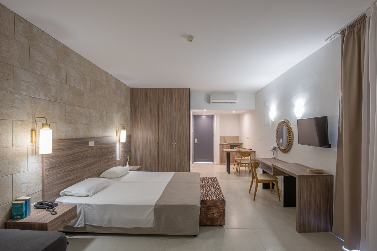 STUDIO, SUITE