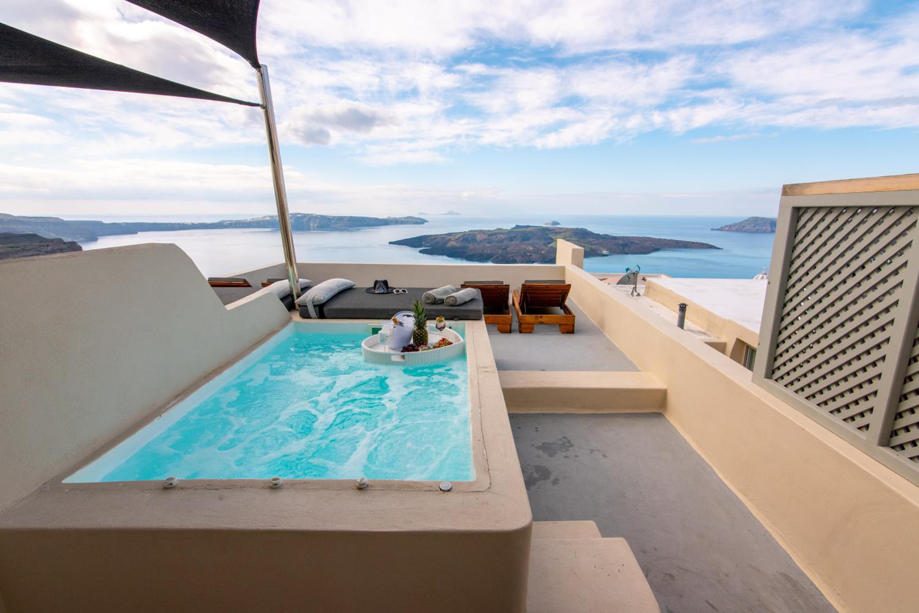 Caldera Cliff Illusion Suites 19/24