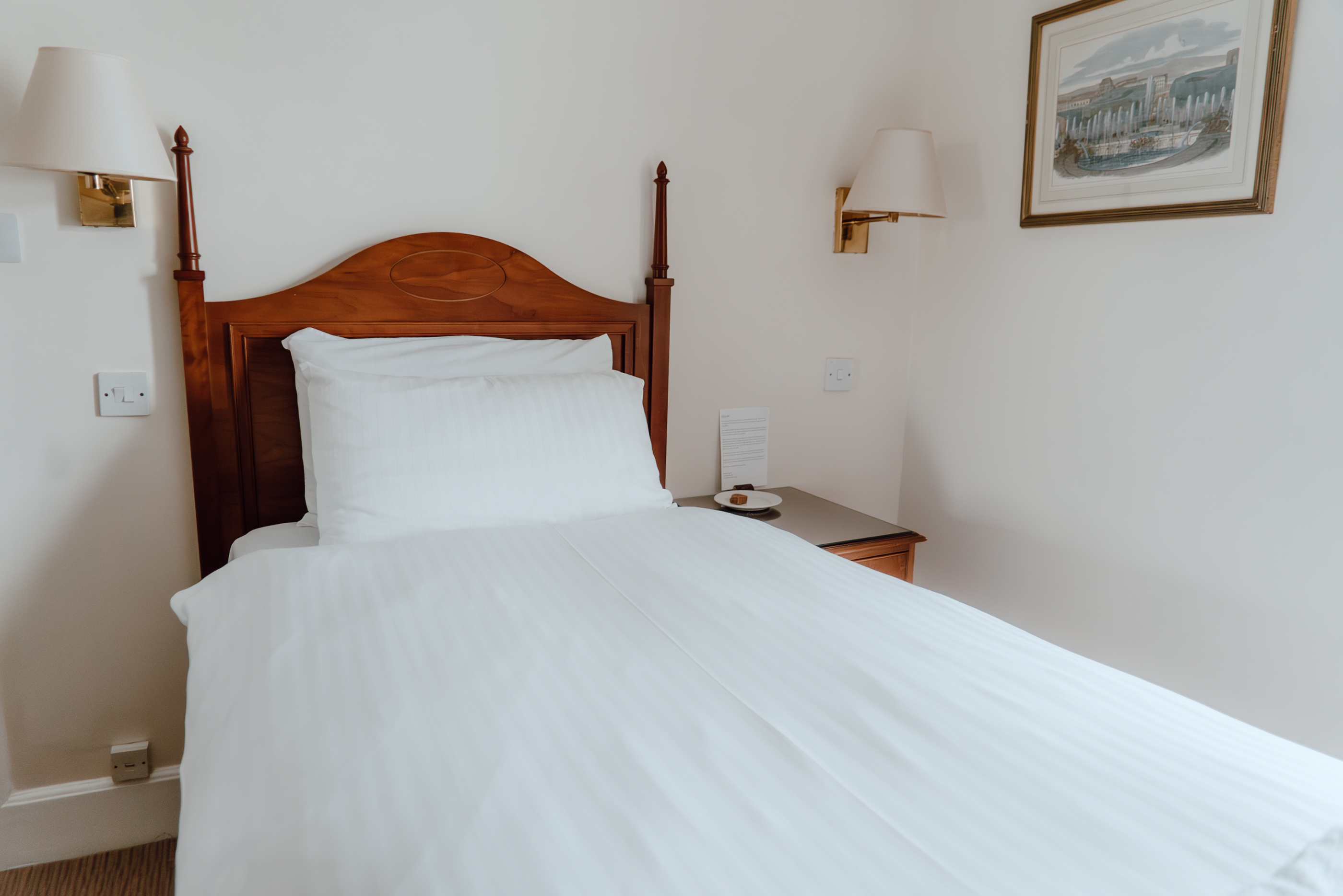 Room, Single, Double Bed