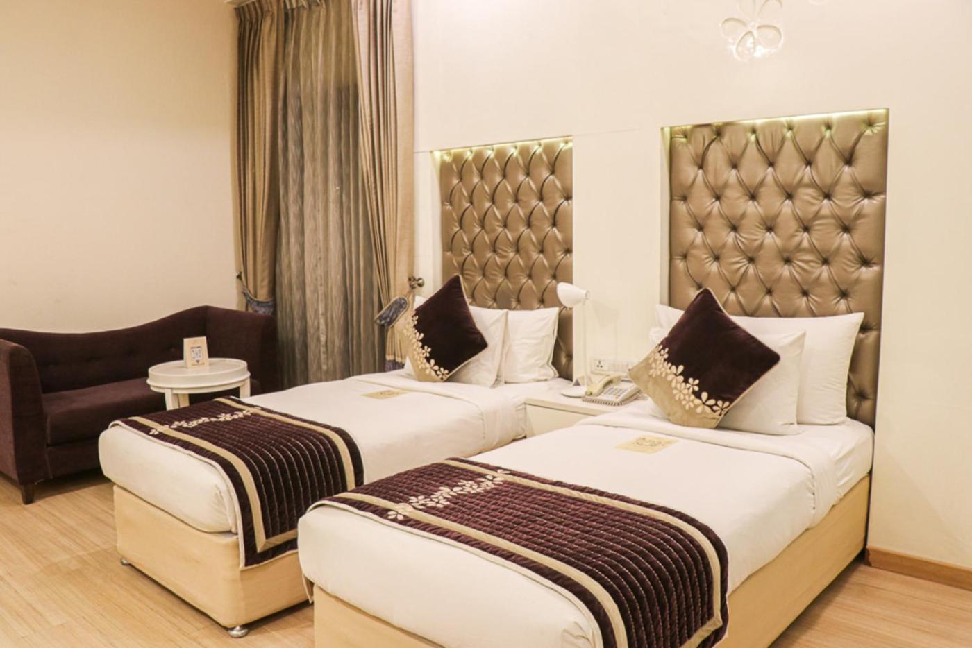Room, Double or Twin Bed