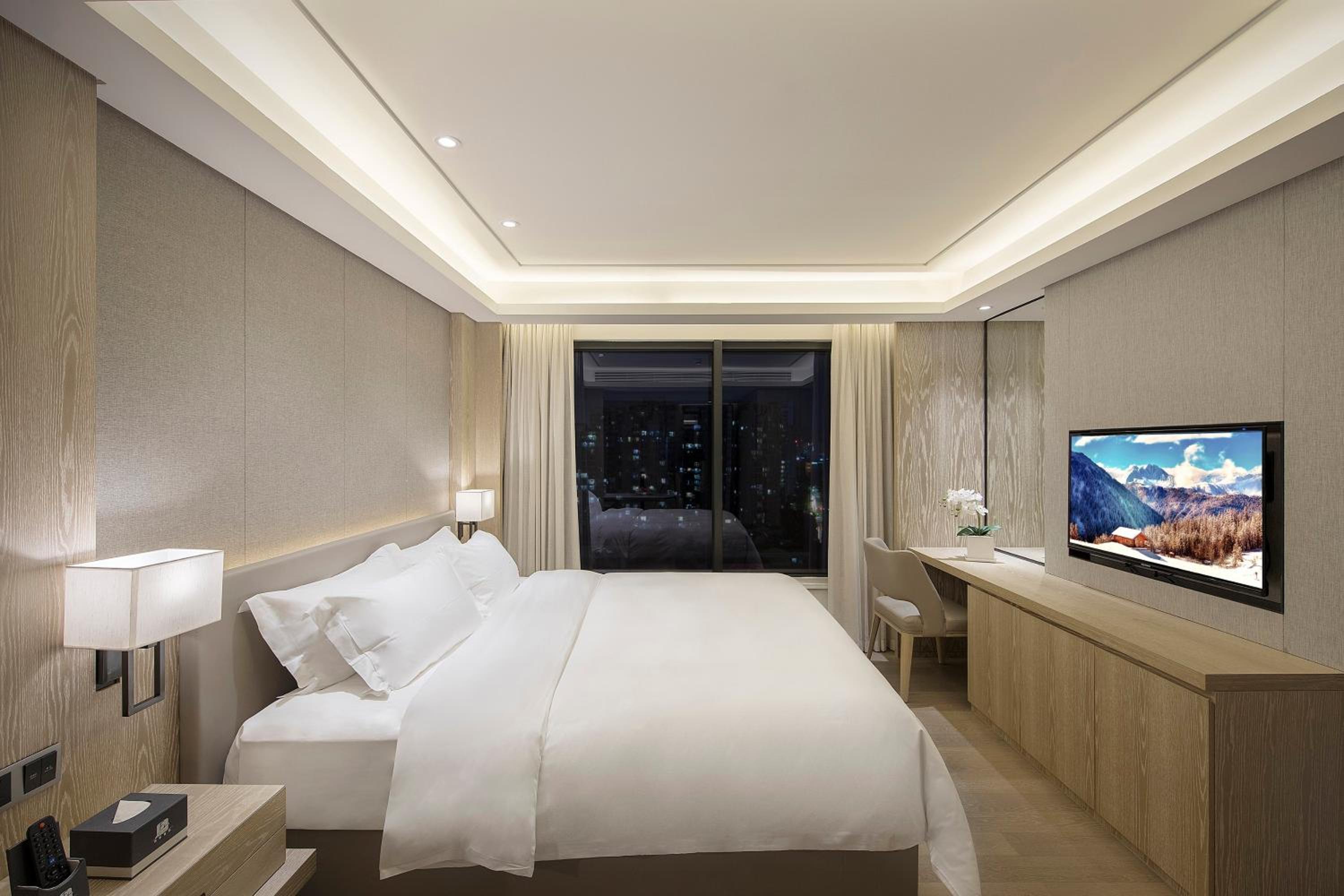 Superior, King Bed