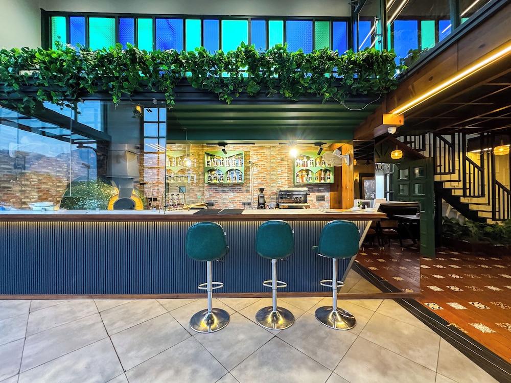 Green Hotel 40/49