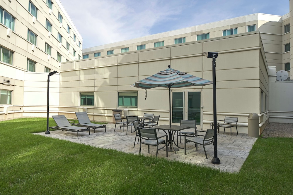 Hilton Cincinnati Airport 1/62