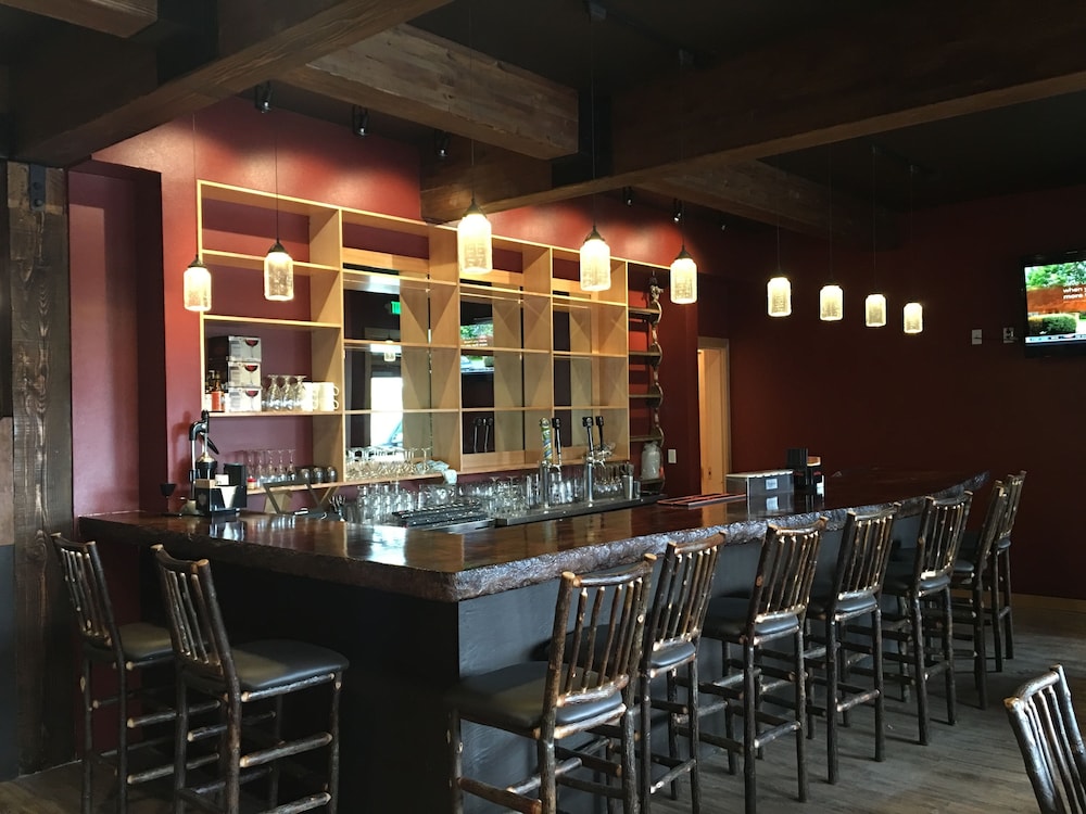 Sitka Hotel And Restaurant 9/45