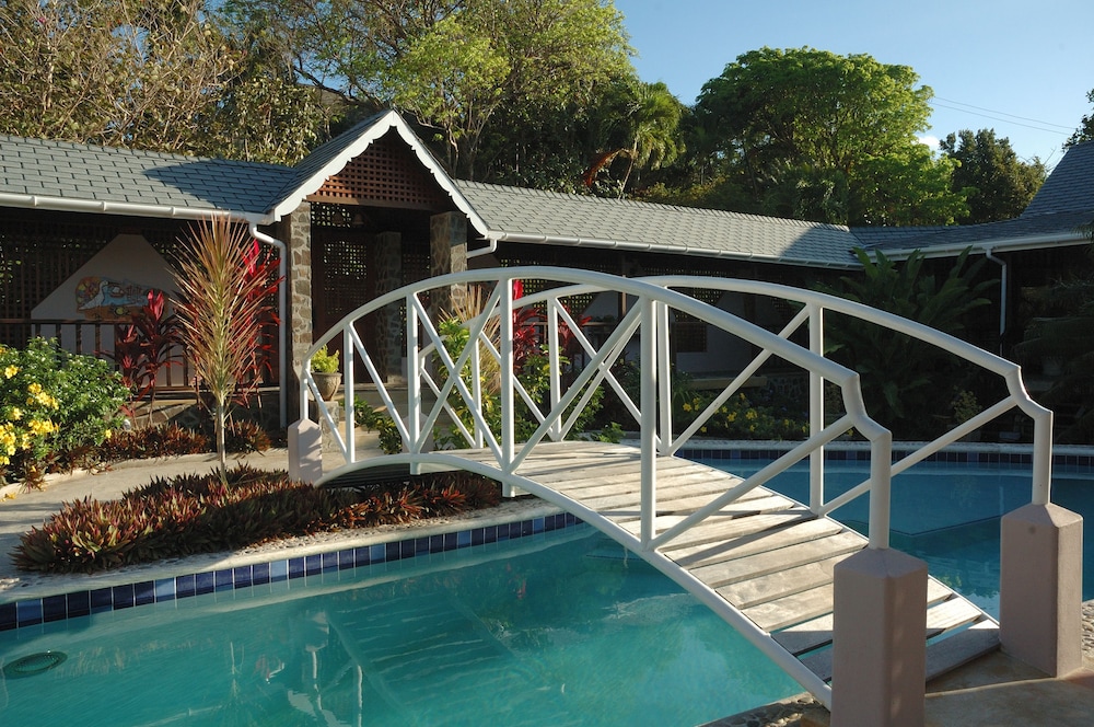 SPRING HOUSE BEQUIA 46/50