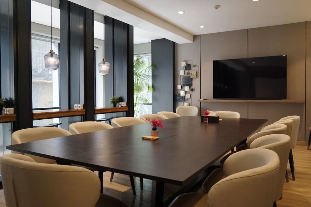 The Day Residence 29/33