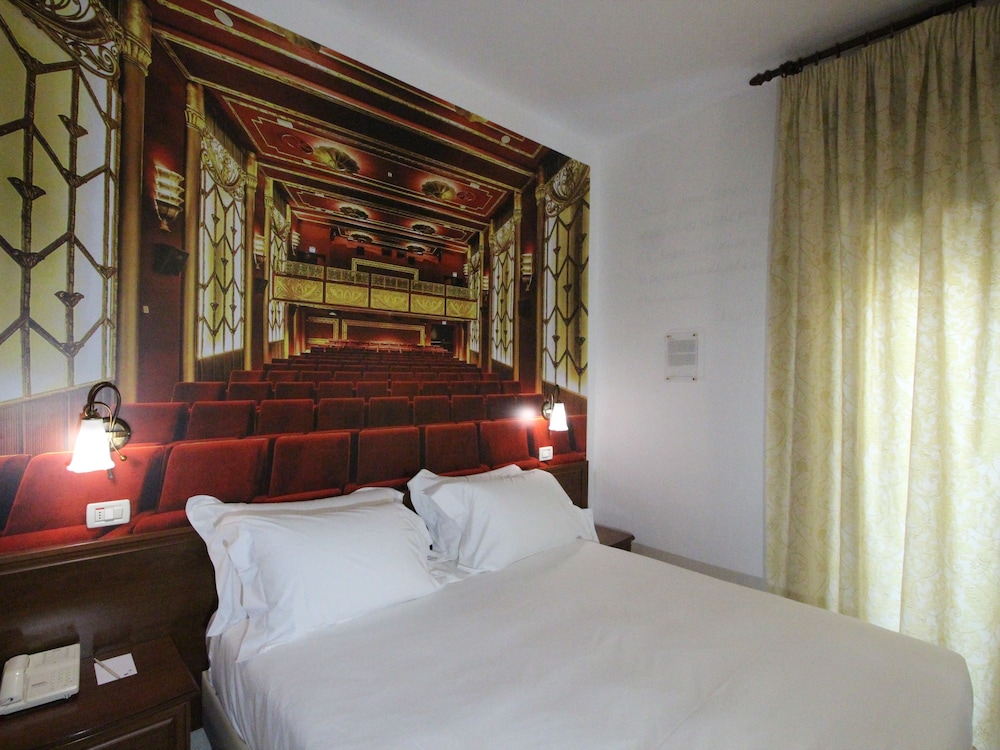 Hotel Sovrana 17/50