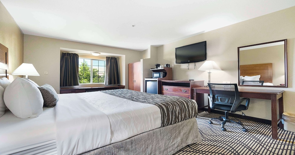 غرفة قياسية بسرير كينج، Surestay Plus Hotel By Best Western Rocklin 2/6