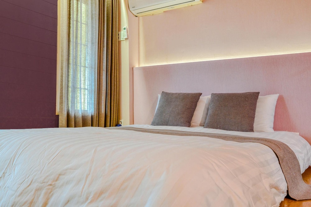 Tongyeong Mongdol House Pension 31/50