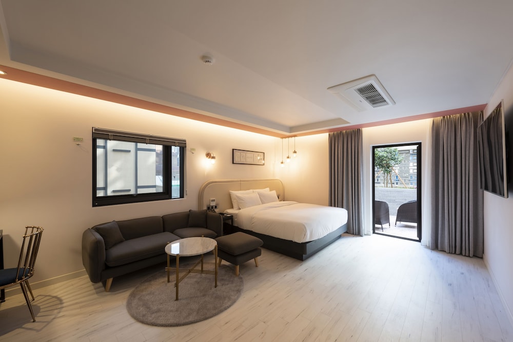 Yeonsan Hound Hotel 14/50