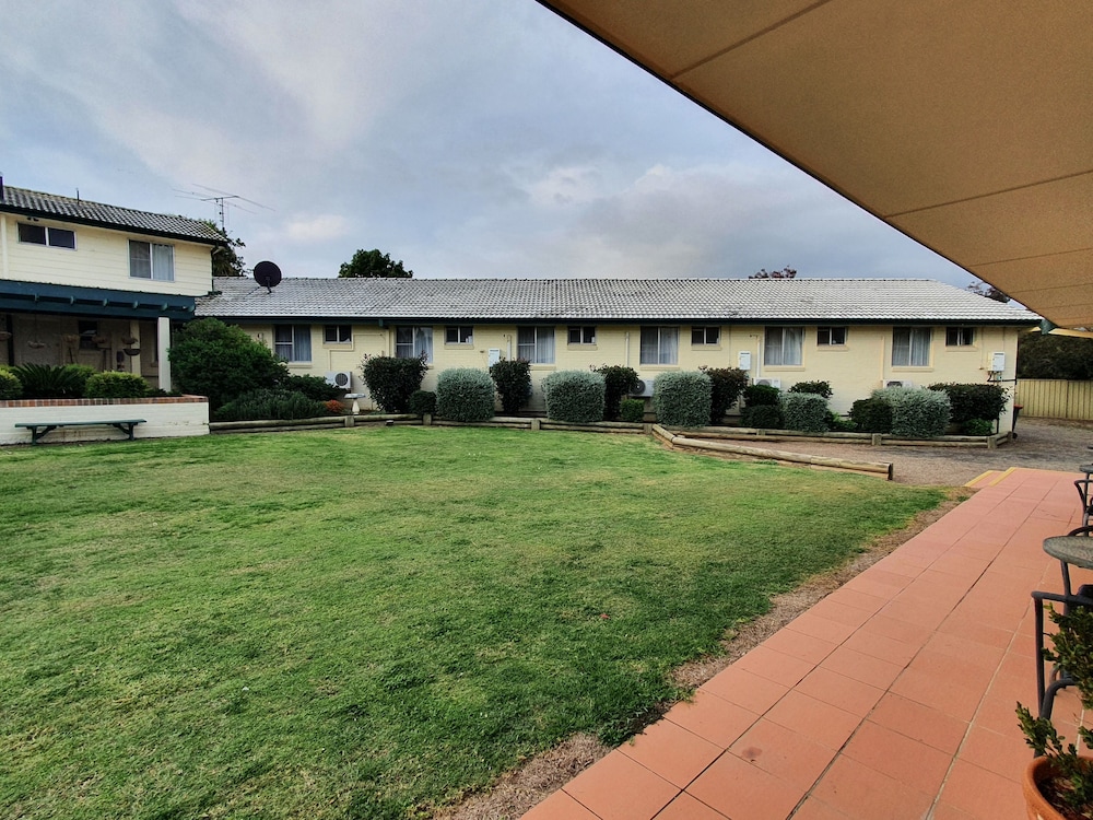 Mcnevins Tamworth 28/37