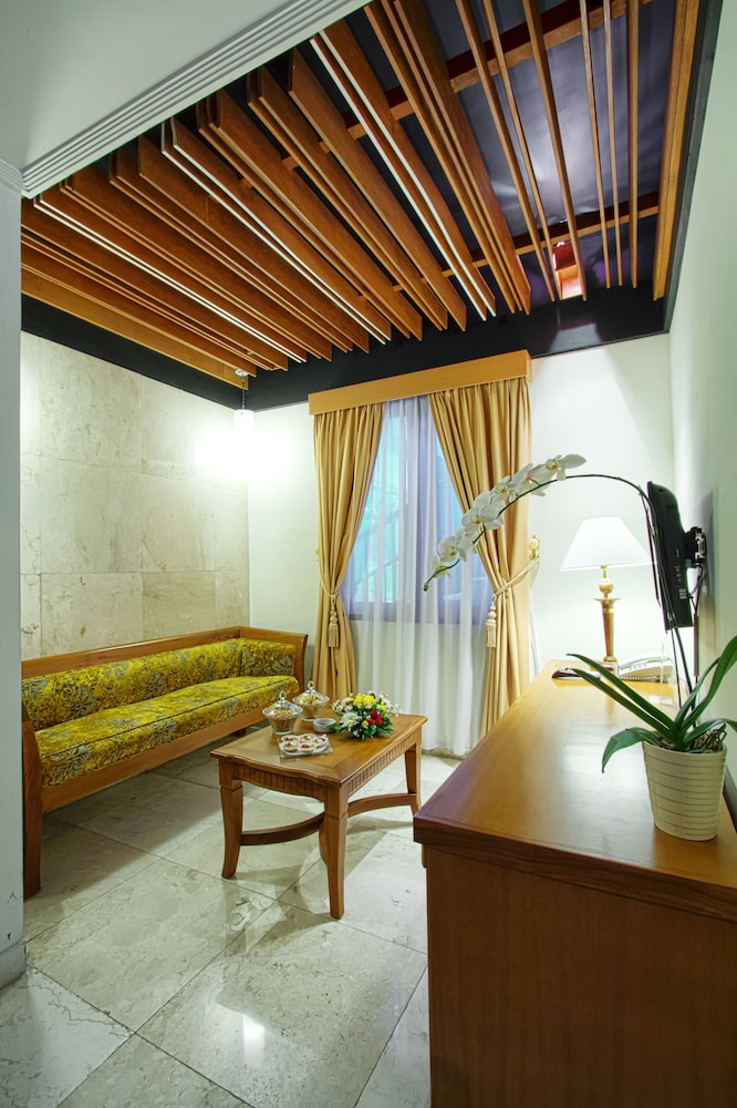 Sahid Jaya Lippo Cikarang 50/74