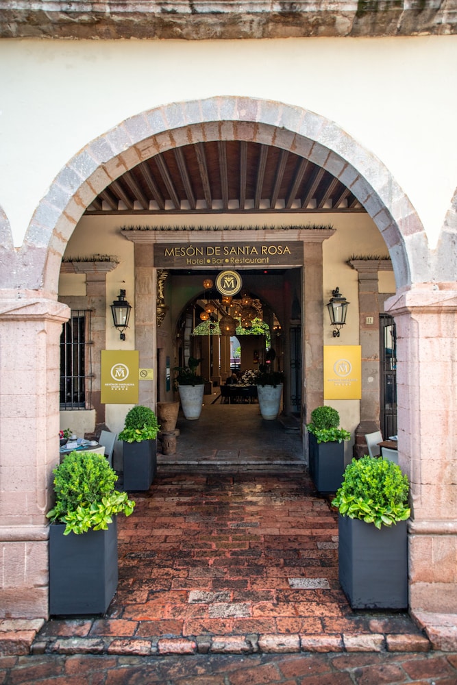 Meson de Santa Rosa Luxury Hotel 9/70