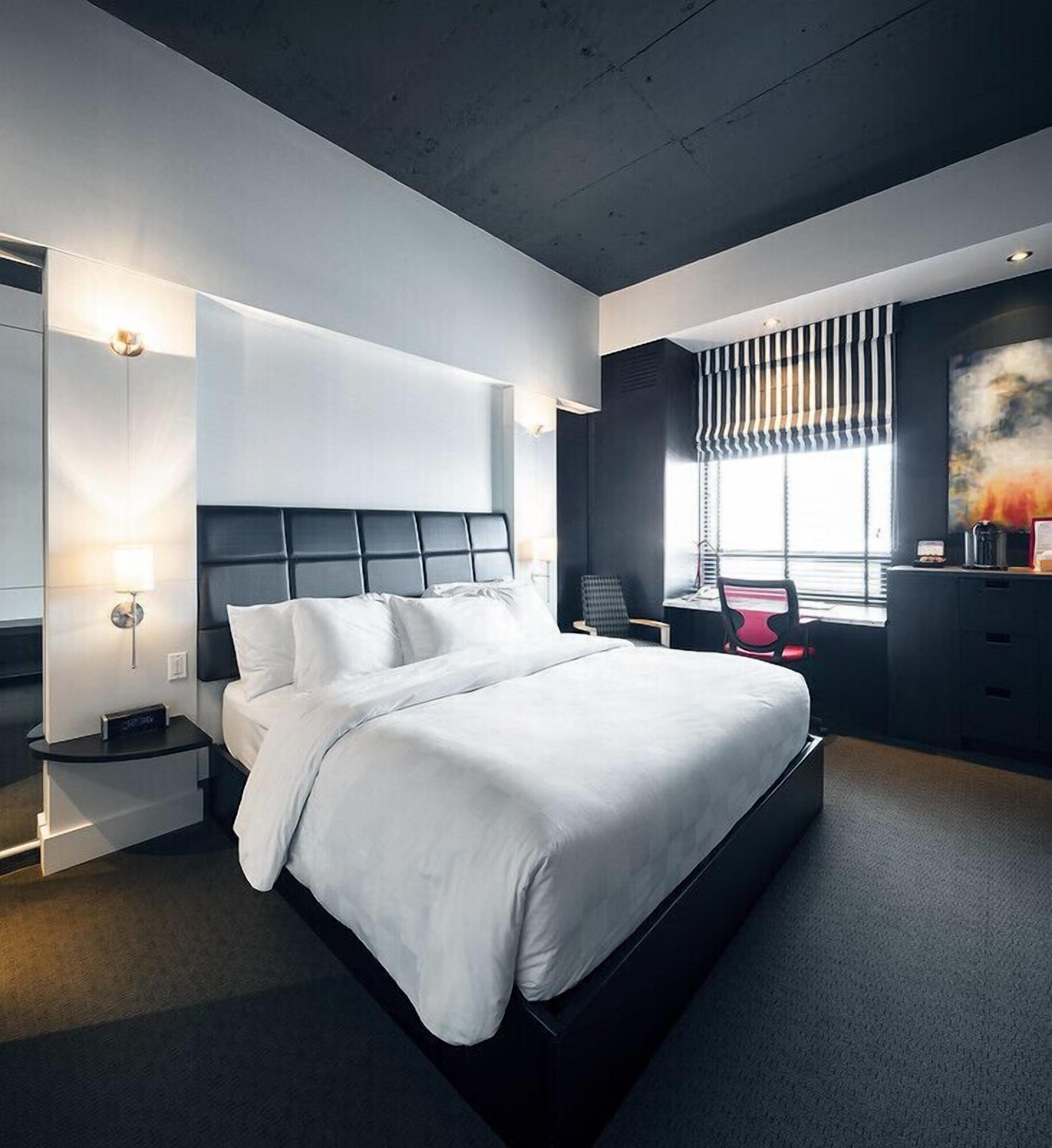 Standard, King Bed, Hotel Alt Quebec 7/9
