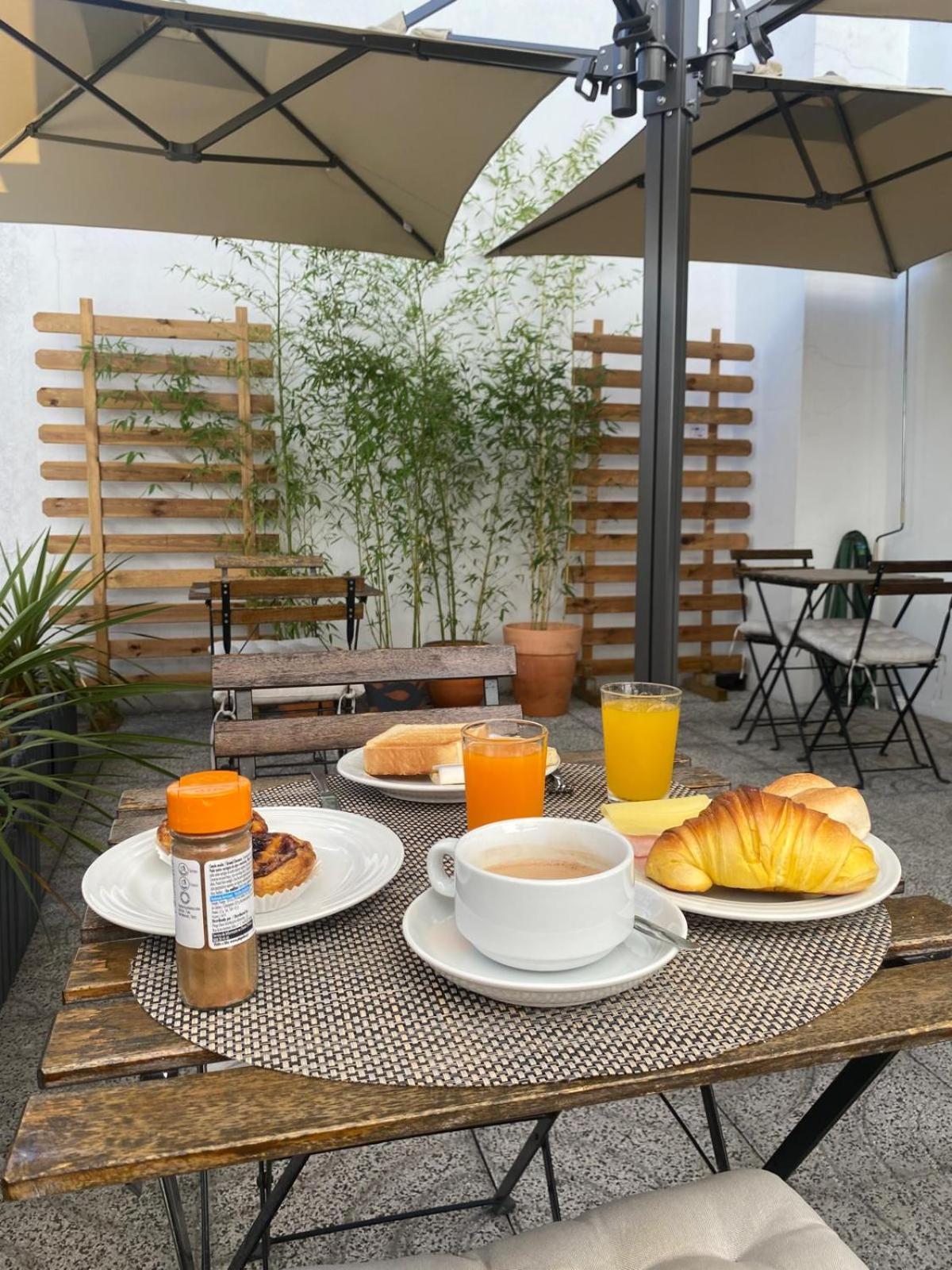Hotel Residencial Dora 43/50