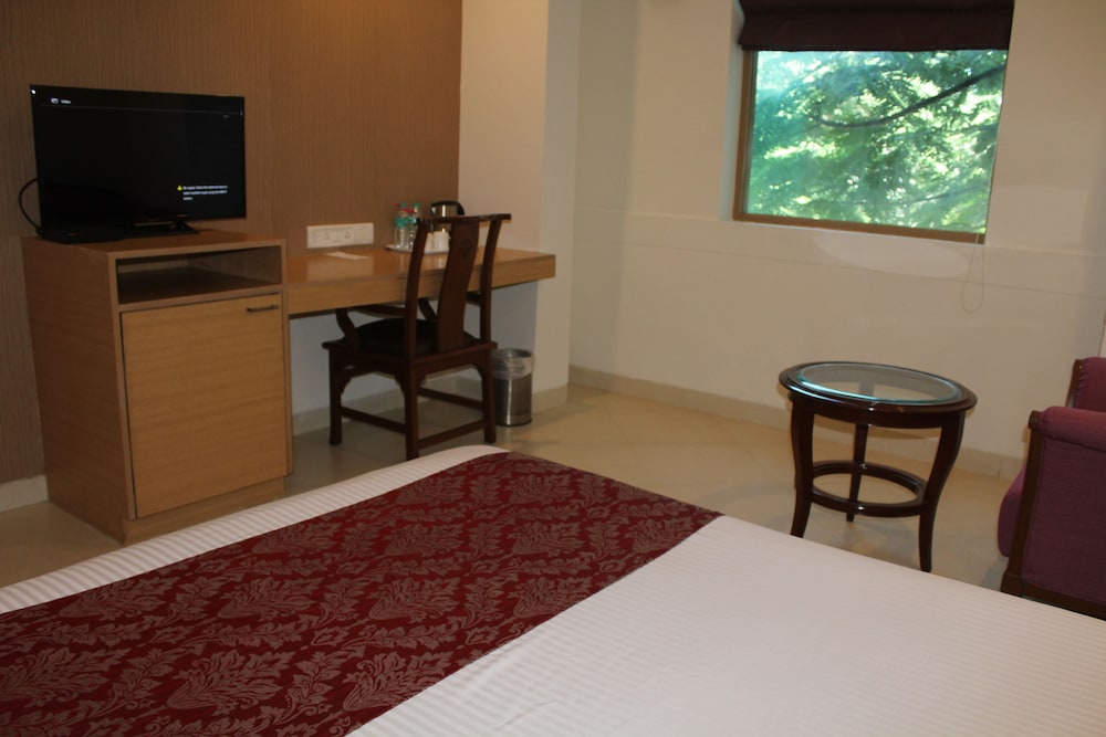 THE LOTUS SERVICE APARTMENTS - BURKIT ROAD 17/45