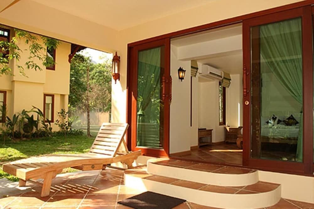 Chivapuri Beach Resort 50/50