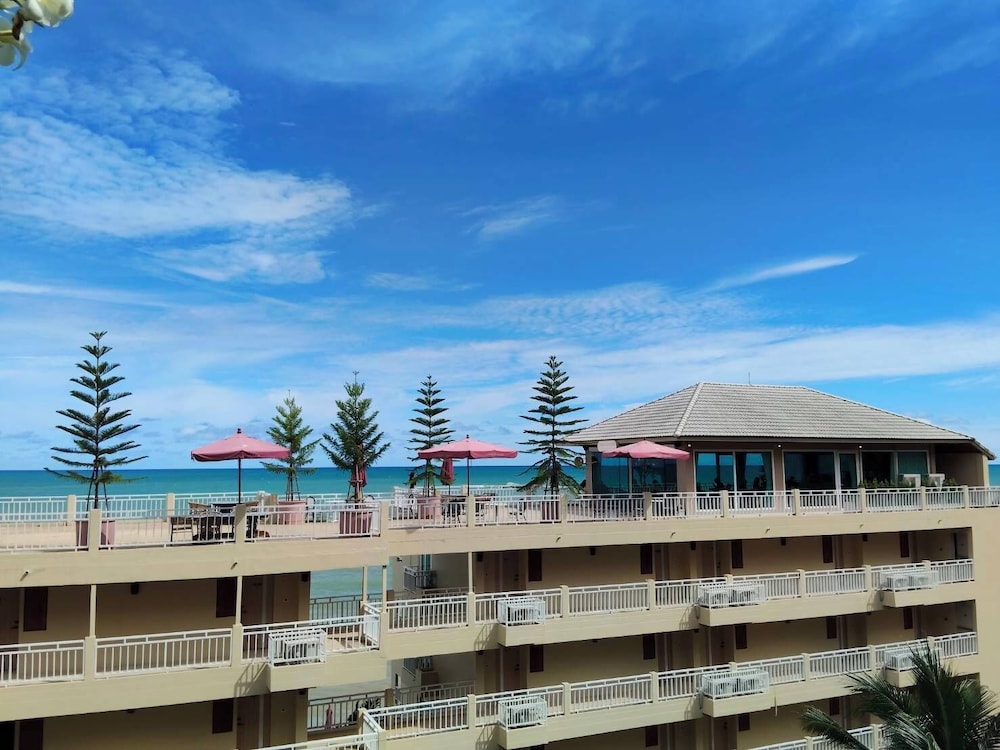 Royal Phala Cliff Beach Resort and Spa photo5