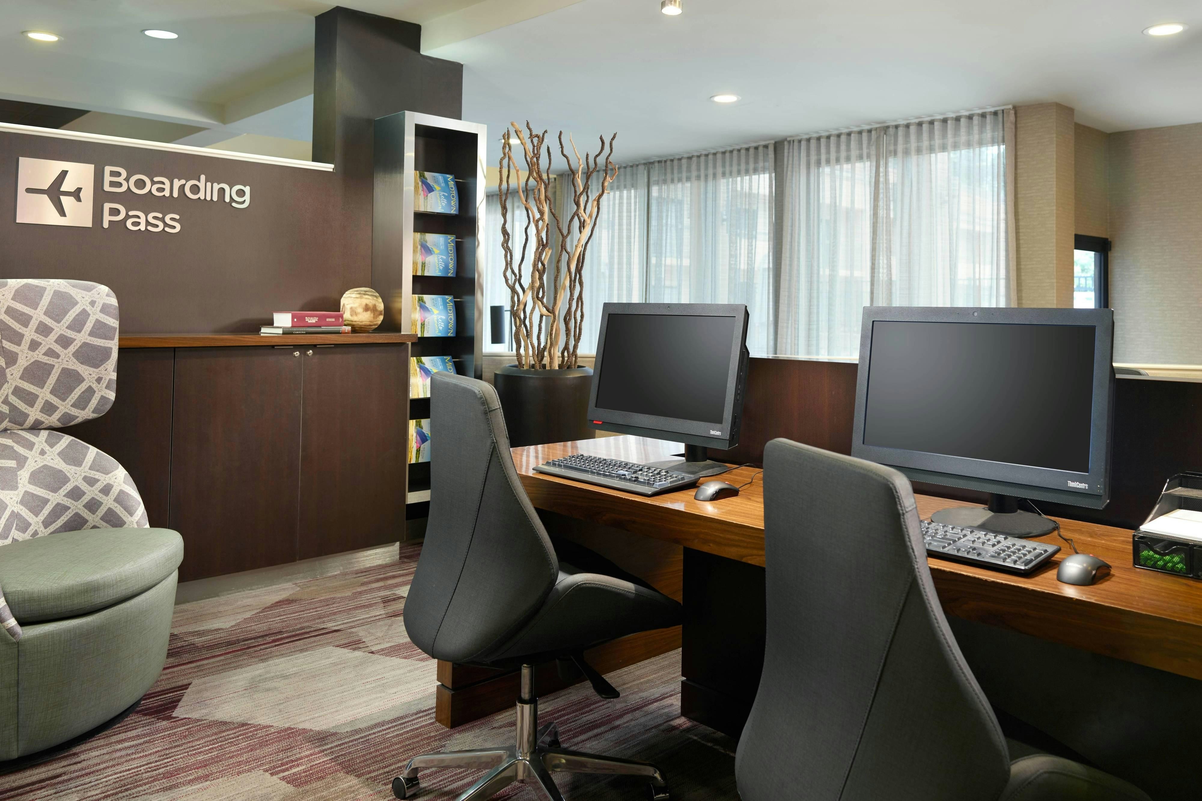 Courtyard By Marriott Raleigh Midtown 8/10