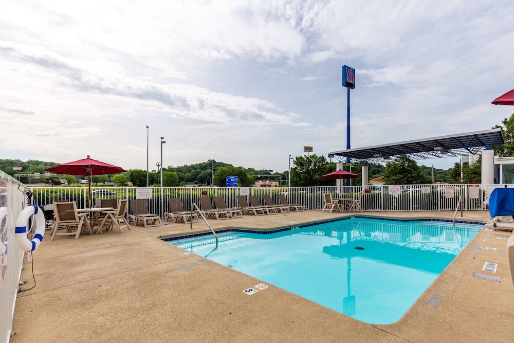 Motel6 Caseyville, IL 42/64