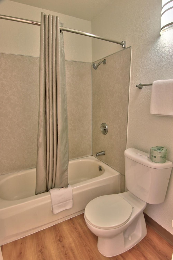 Motel6 Sacramento, CA - North 48/59