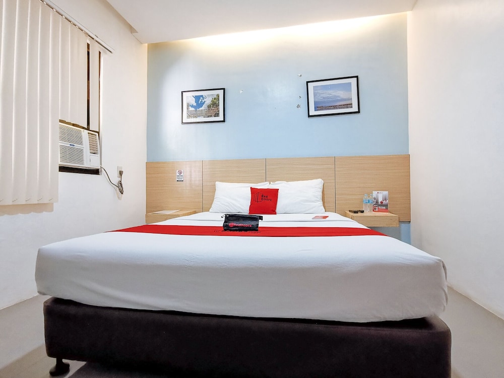 RedDoorz near Trade School Gensan 7/19