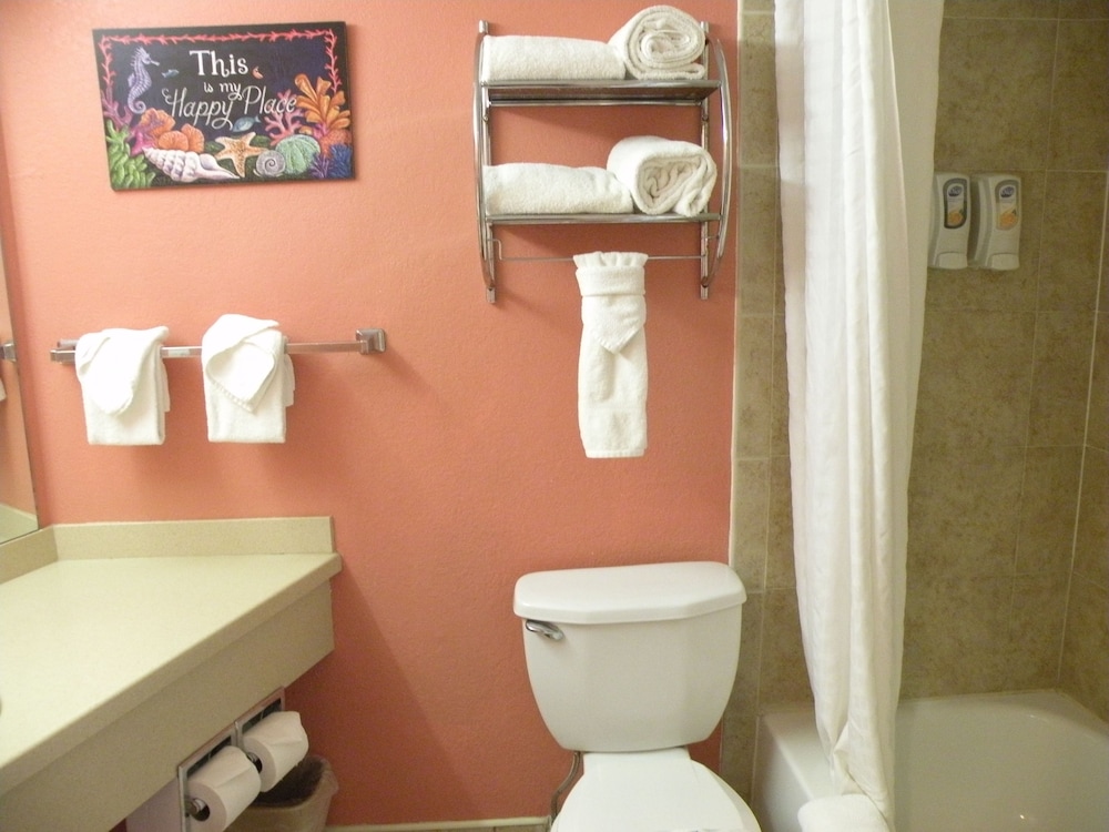 PELICAN POINTE SUITES 19/58