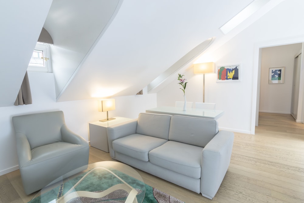 Swiss Luxury Apartments 28/47