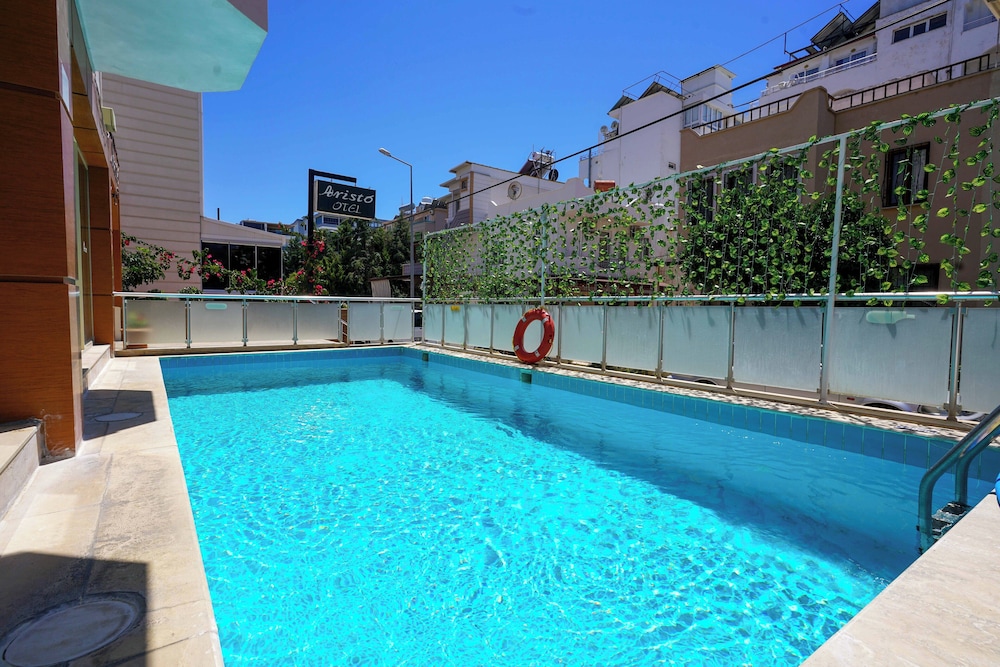 Aristo Hotel 49/55