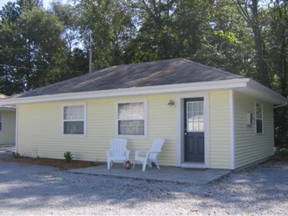 Blue Door Cottages 1/50