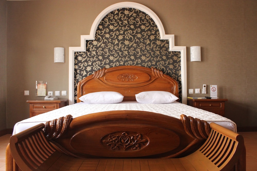 Lingga Hotel 20/37