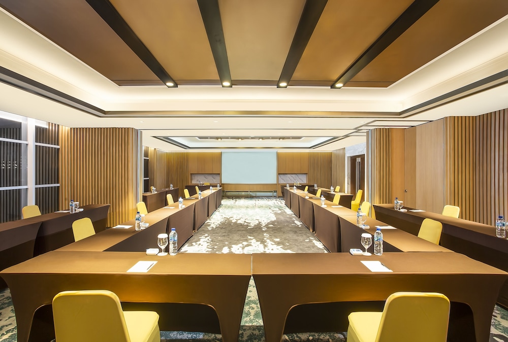 Swiss-Belhotel Solo 52/57