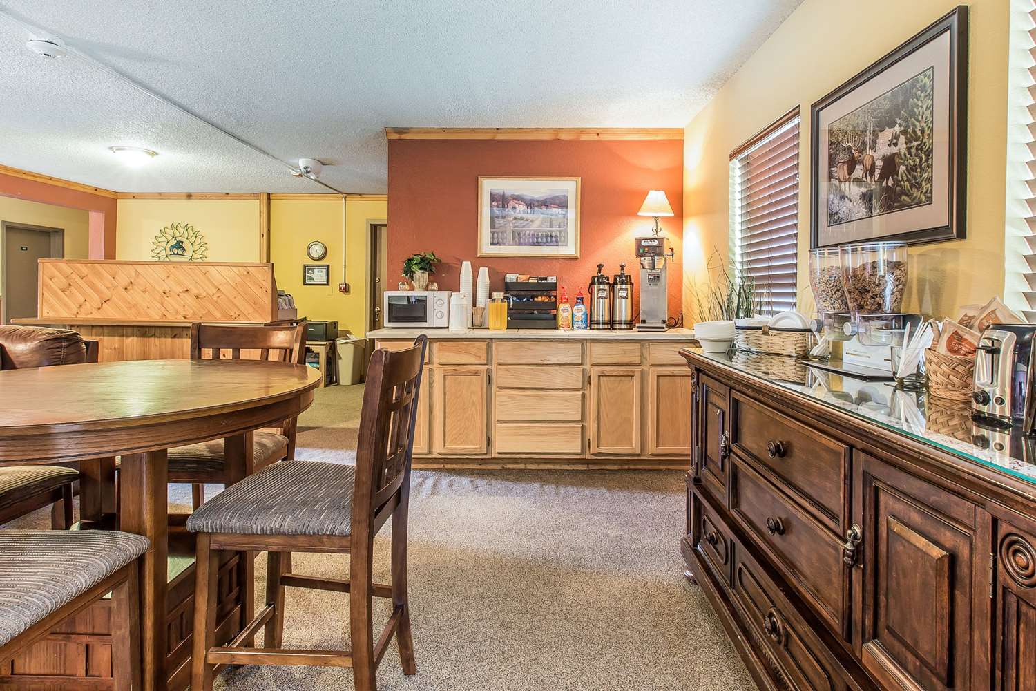 Rodeway Inn Rifle 17/20