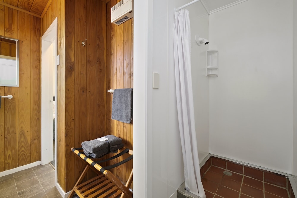Central Gateway Motel 44/46