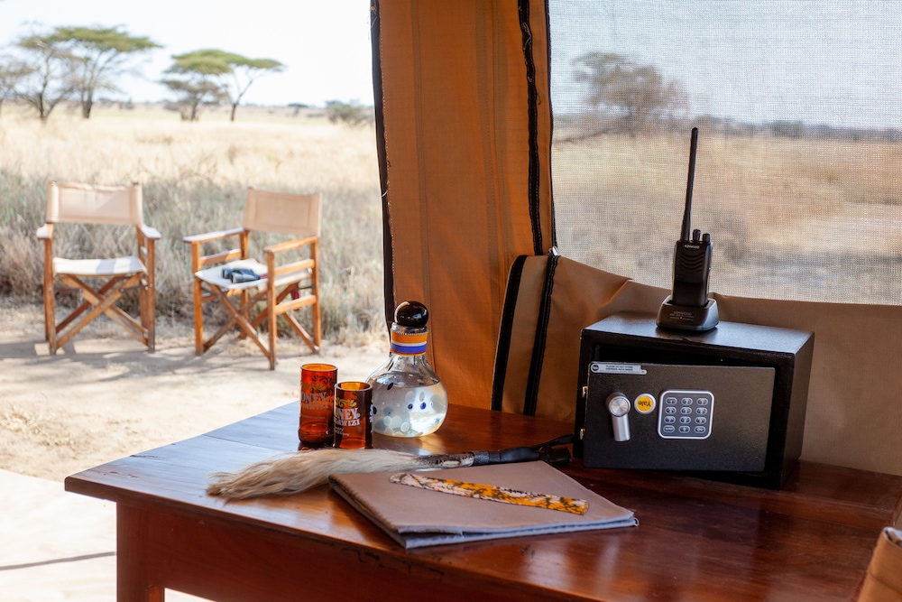 Gnu Mara River Camp 23/50
