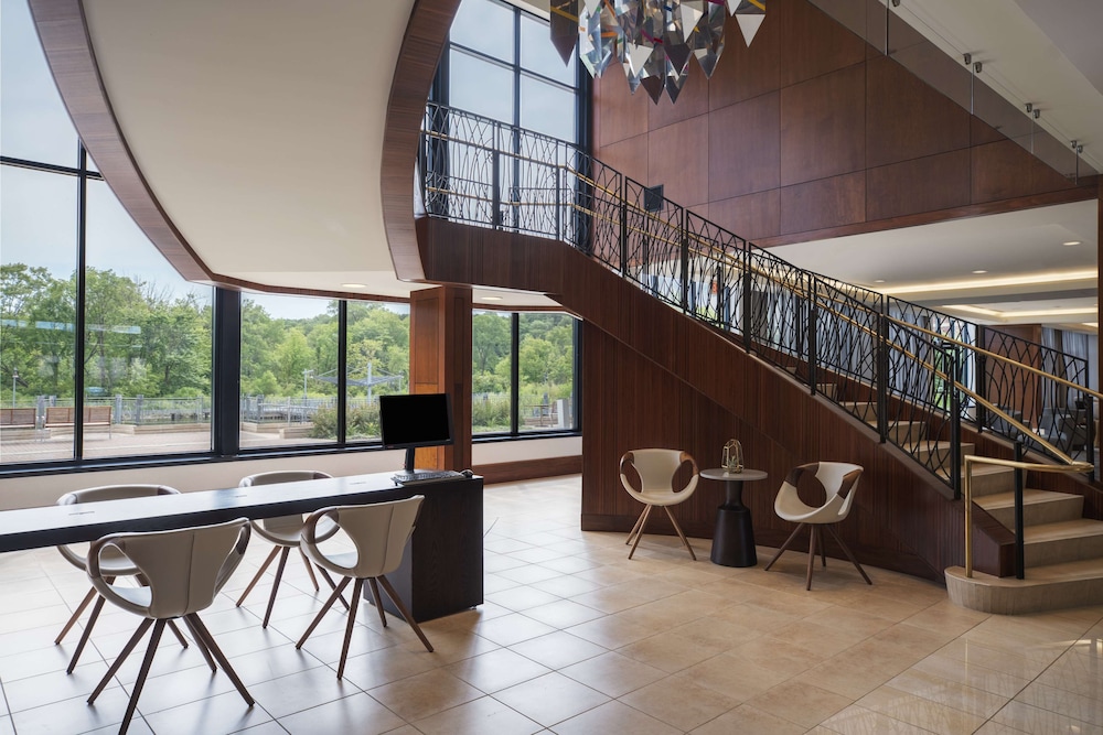 Hyatt Regency Coralville 26/66