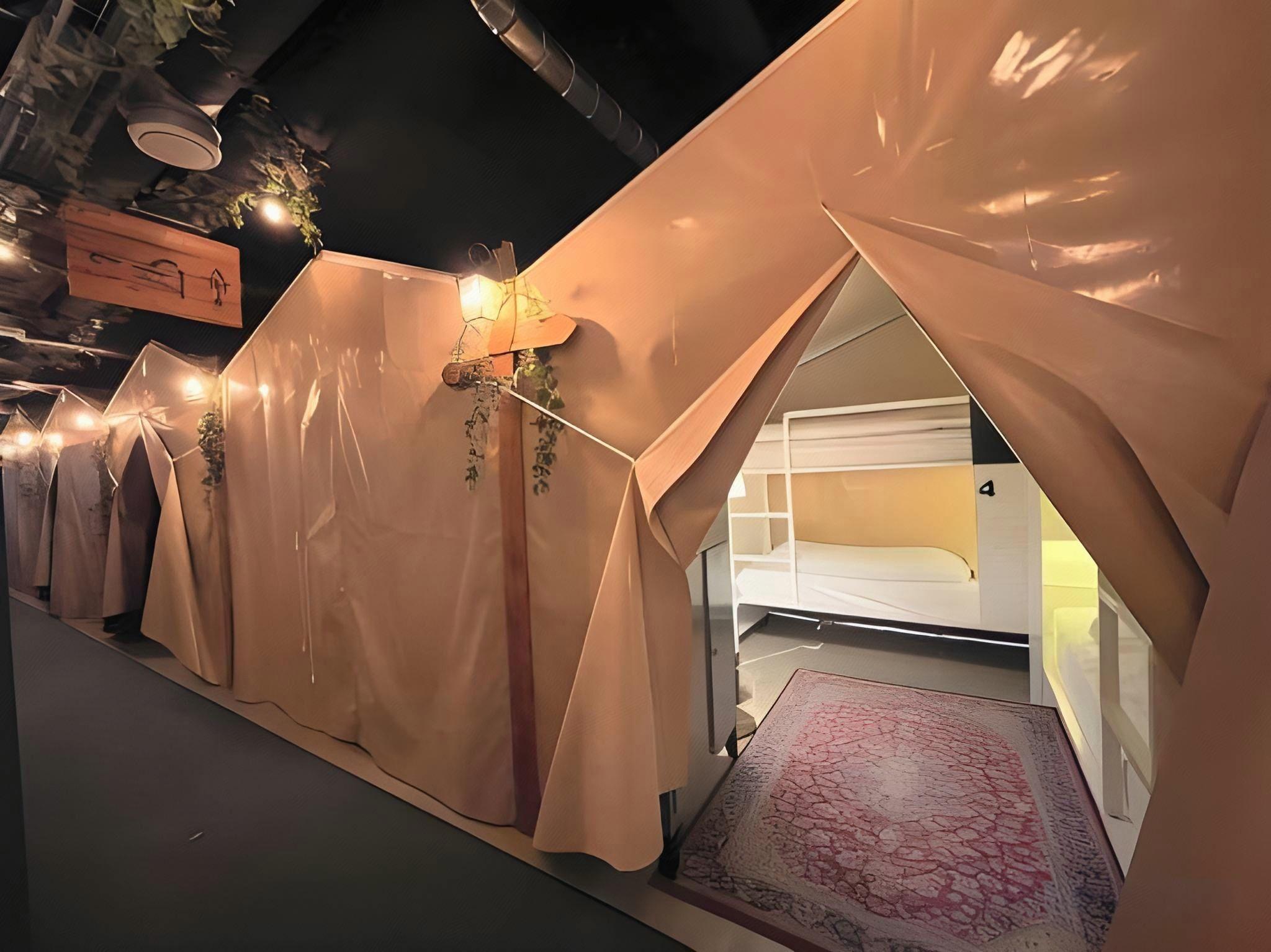 Urban Camper Hostel & Bar 9/28