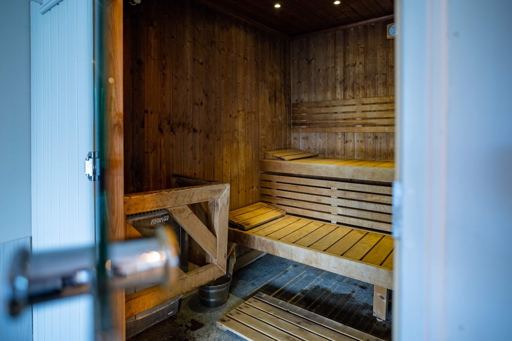 Captains Club Hotel & Spa 30/57