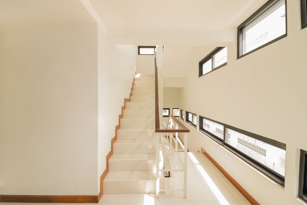 OYO 225 Premier Place Bangkok 14/17