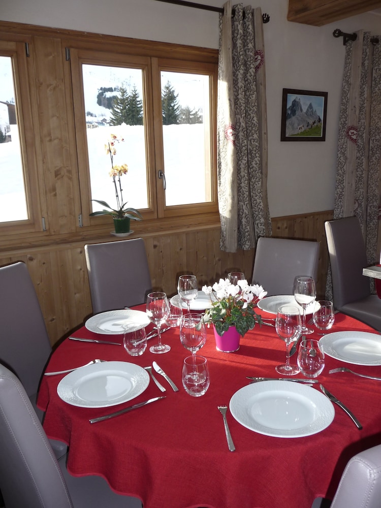 Chalet-Hotel Le Beausoleil, The Originals Relais (Hotels-Chalets de Tradition) 30/35