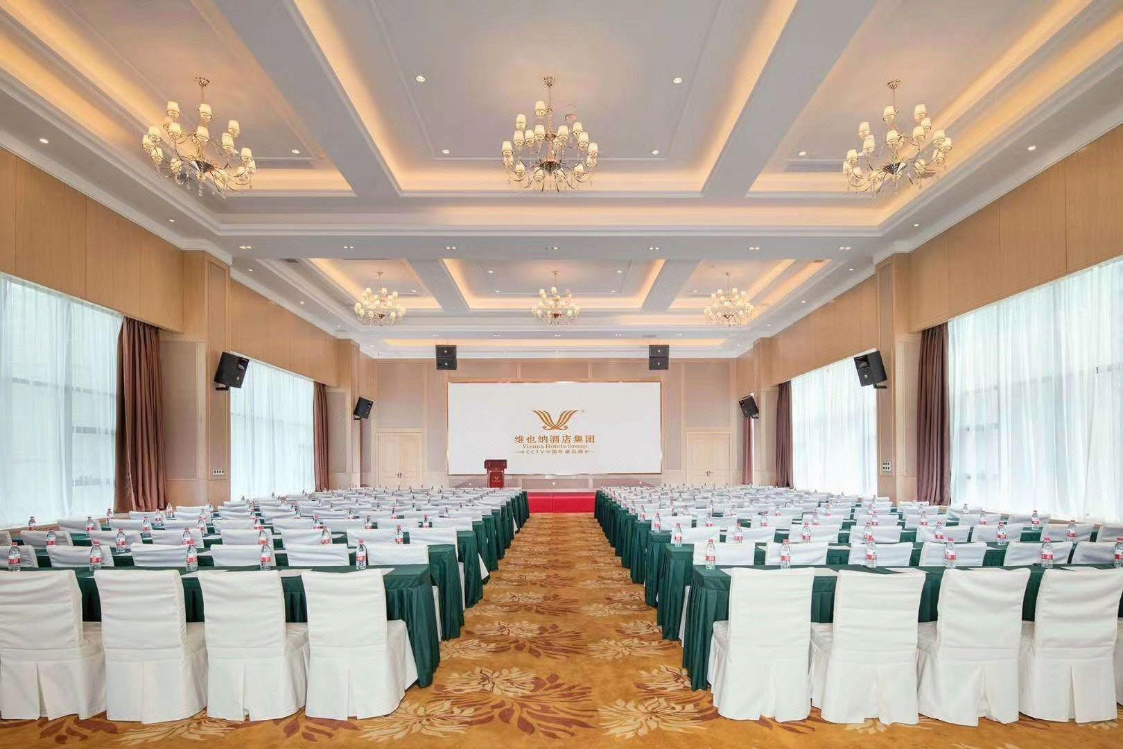 Venus International Hotel (Huizhou West Lake) 53/55